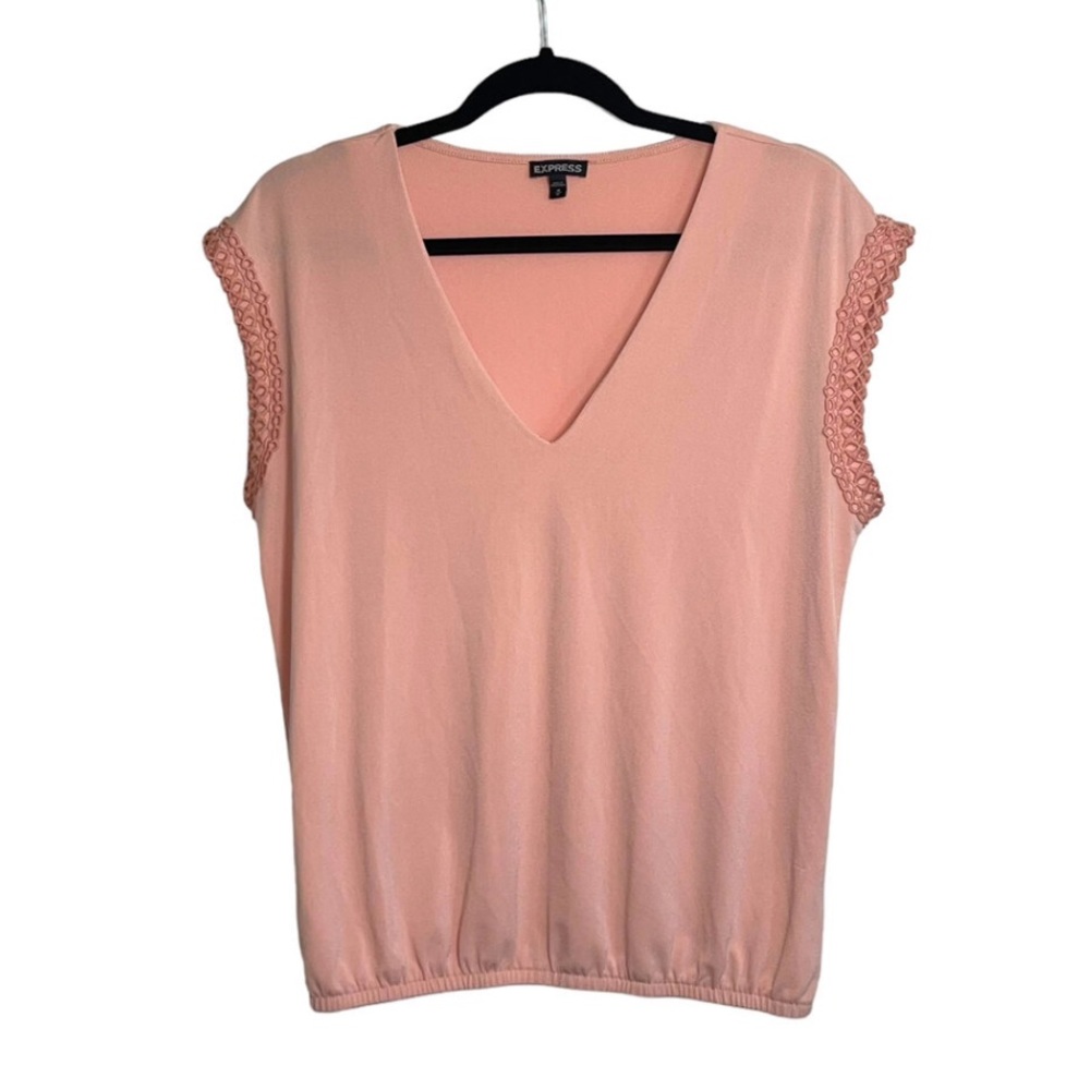 Mama | Express Light Pink/Dusty Rose Crochet Cap Sleeve Bubble Hem Blouse
